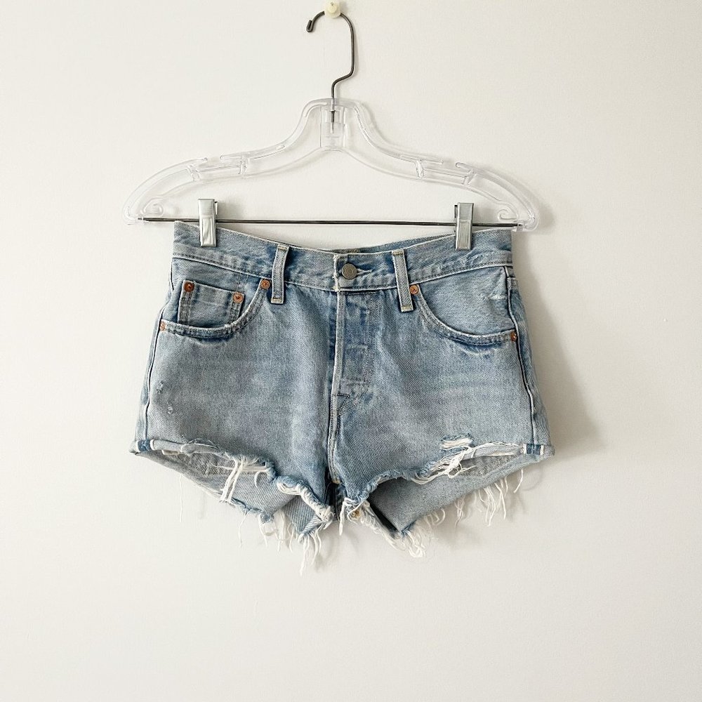 ✨ Light Blue Distressed Jean Shorts | Levi's